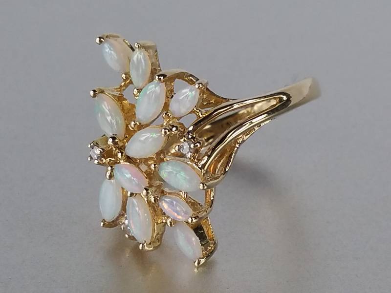 lot 5C image: 14k Gold Opal Diamond Ring