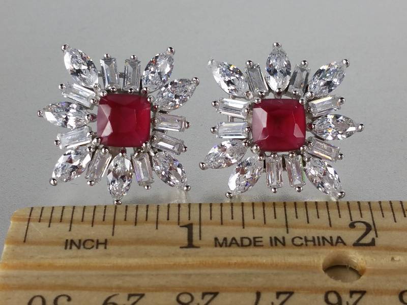 lot 7 image: Ruby Earrings