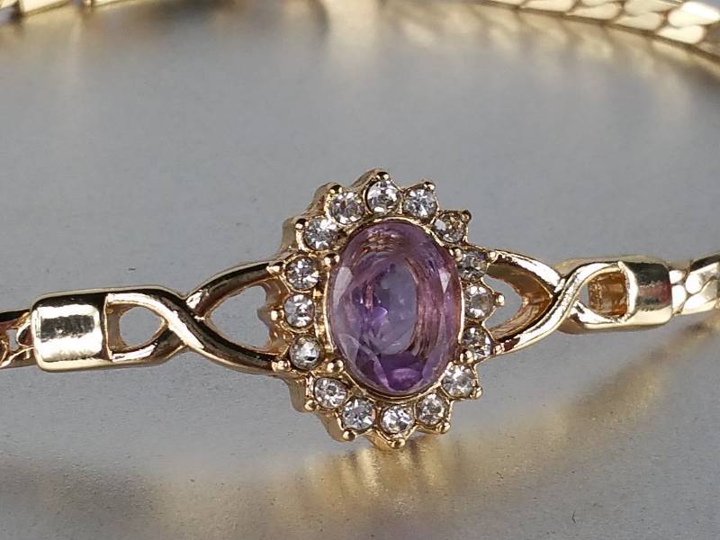 lot 16 image: Amethyst Bracelet