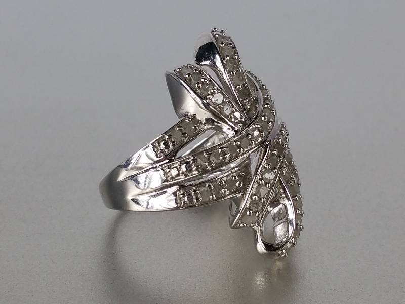 lot 26 image: Diamond Dinner Ring