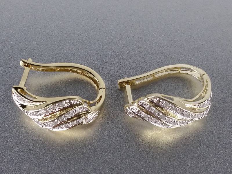 lot 42 image: Diamond Cluster Earrings