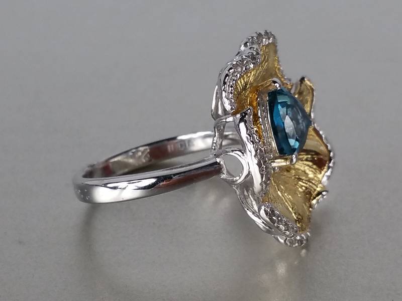 lot 45 image: Alexandrite Estate Ring