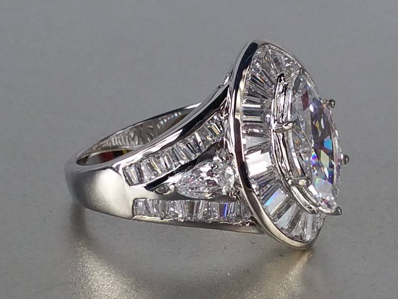 lot 47 image: White Sapphire Ring