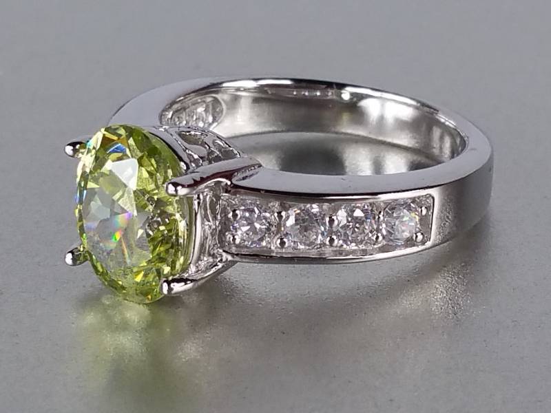 lot 55 image: Canary Yellow Sapphire Ring
