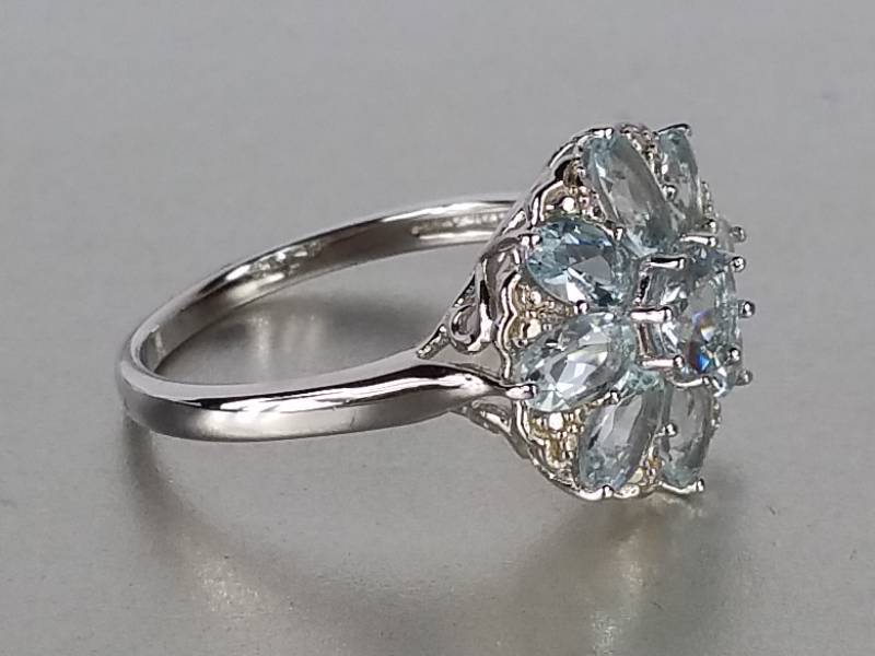 lot 64 image: Aquamarine Estate Ring