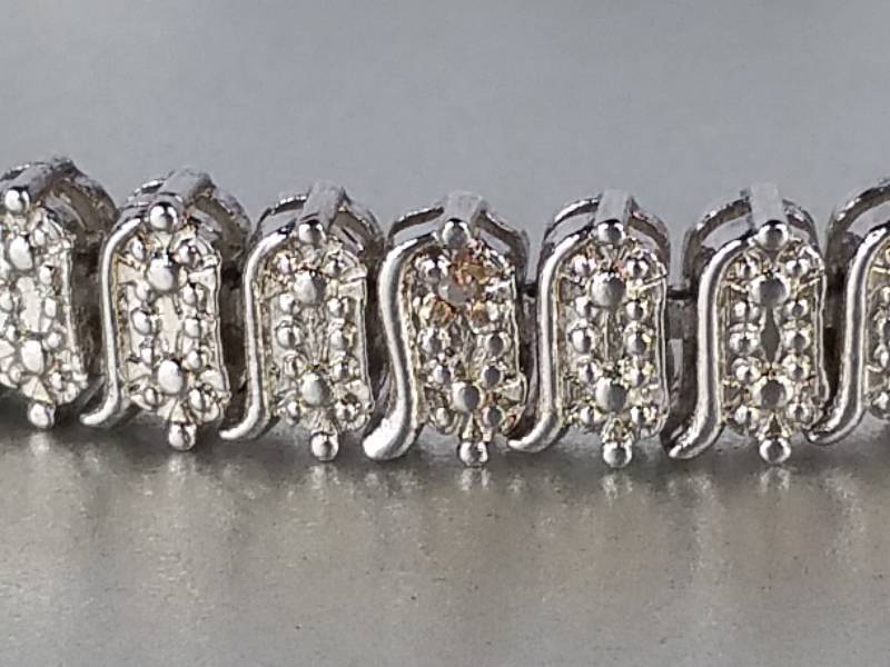 lot 72 image: Diamond Tennis Bracelet