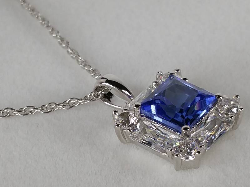 lot 74 image: Tanzanite Necklace