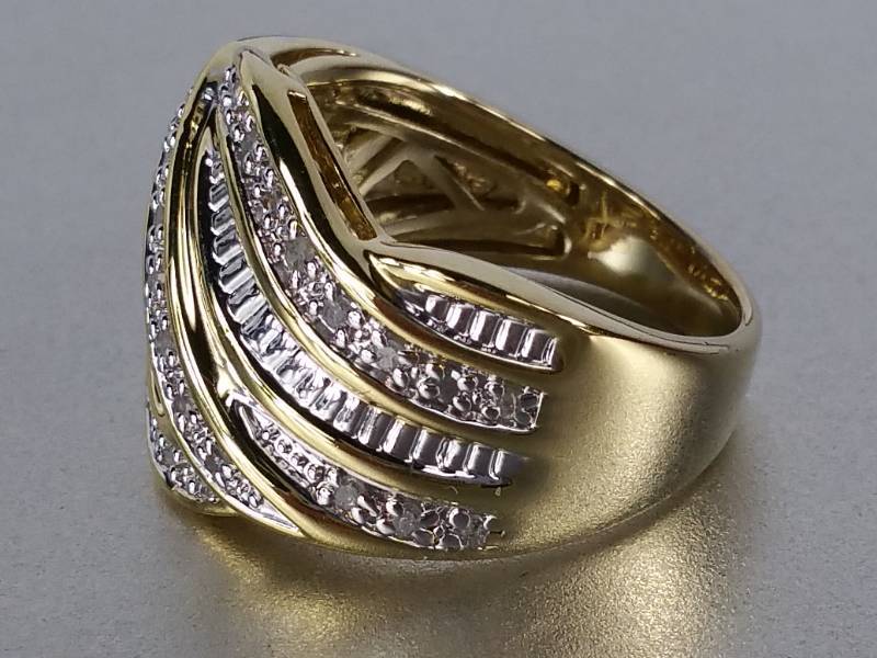 lot 76 image: Genuine Diamond Dinner Ring