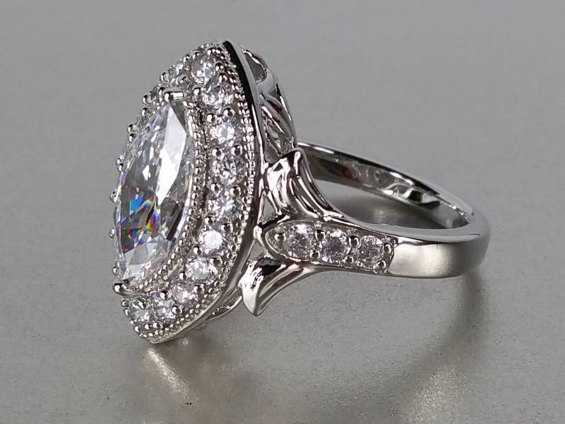 lot 77 image: White Sapphire Ring