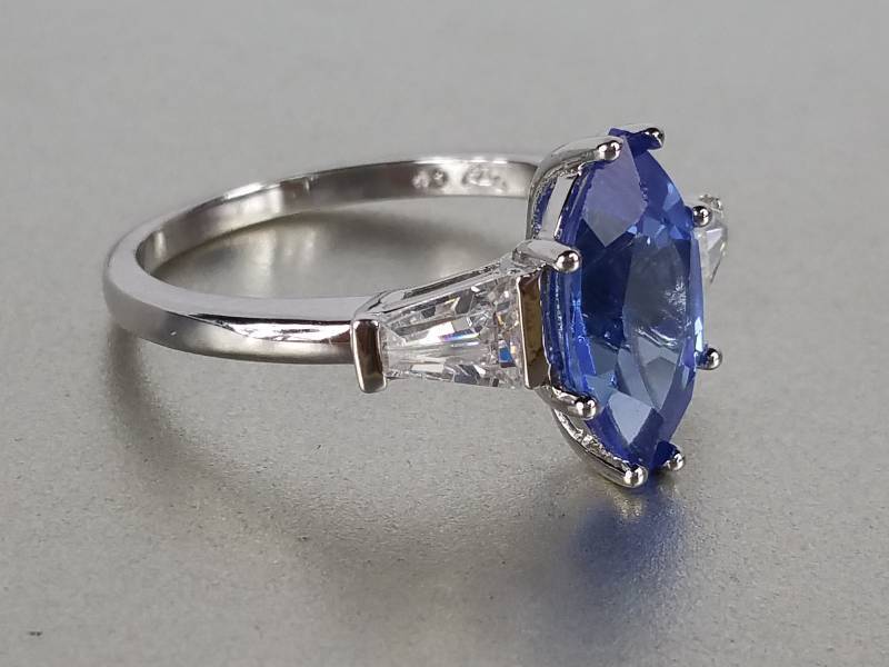 lot 84 image: Tanzanite Estate Ring