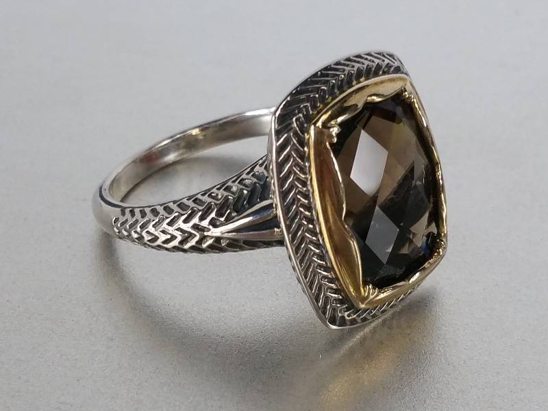 lot 85 image: Smokey Topaz Ring