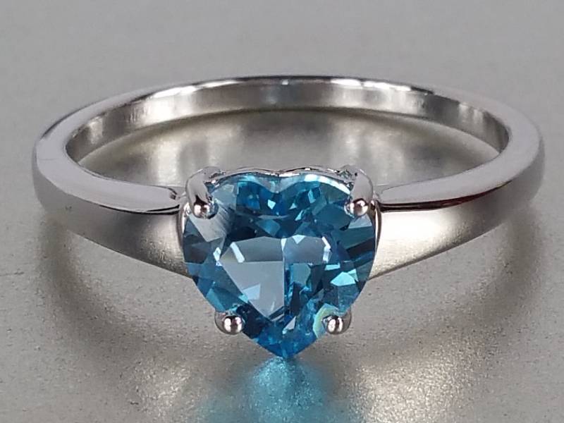 lot 91 image: Blue Topaz Sweetheart Ring