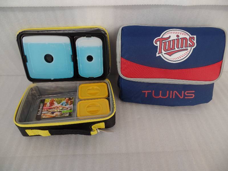 lot 56 image: Cooler & lunch box