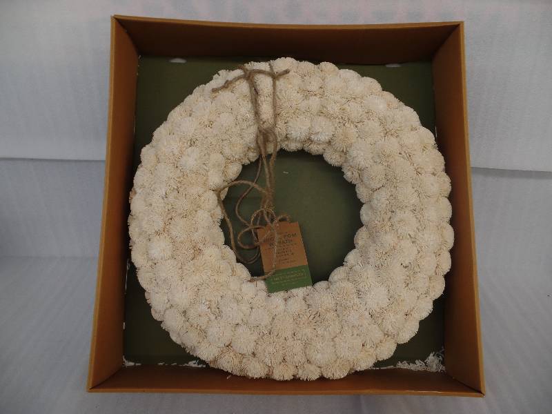 lot 96 image: Wreath
