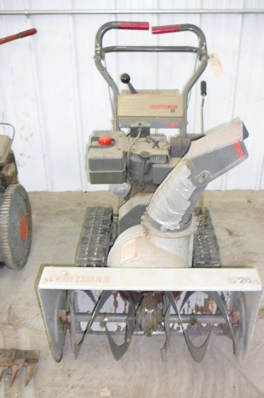 lot 4 image: Craftsman II Snowblower