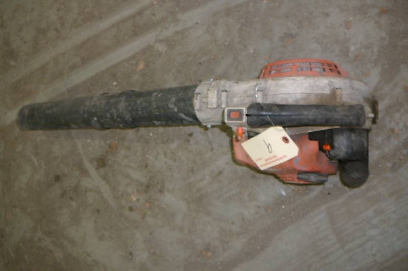 lot 9 image: Stihl blower