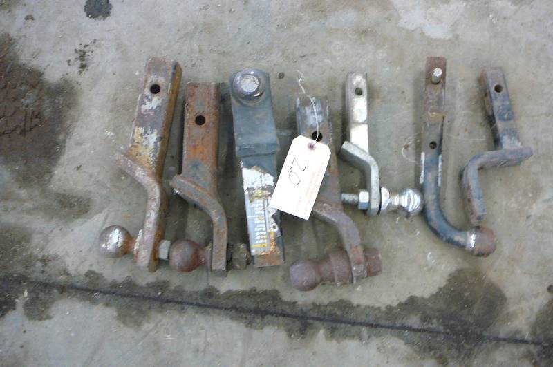 lot 20 image: Lot of Reciever Hitchs