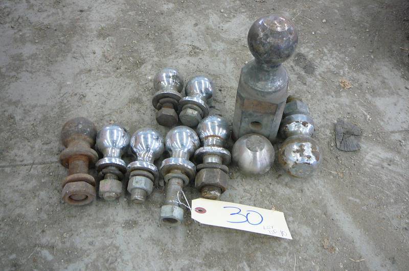 lot 30 image: Lot of Ball Hitch