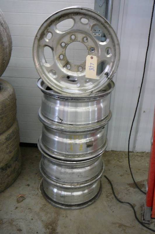 lot 48 image: Chev 8 Hole Rims