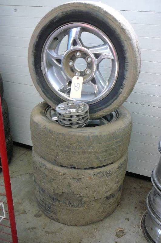 lot 50 image: Wheels & Tires