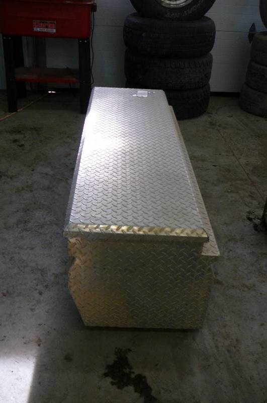 lot 55 image: Alum Tool Box Trail FX