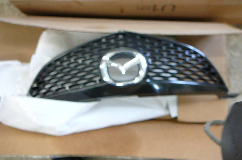 lot 68 image: Upper & Lower grill Mazda