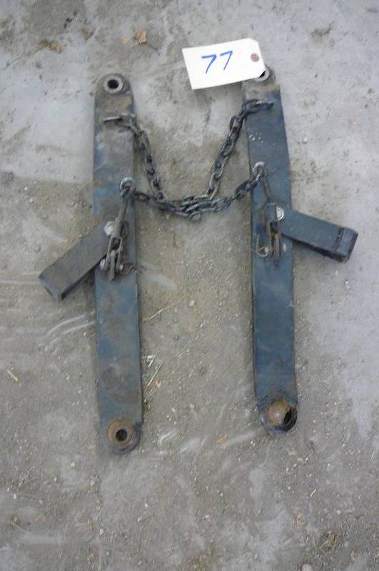 lot 77 image: John Deere 3pt Arm