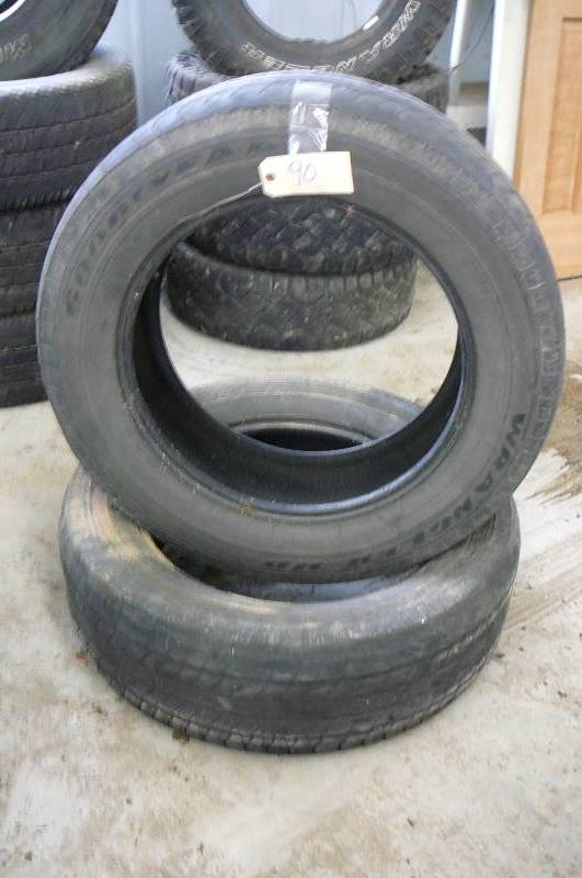 lot 90 image: Goodyear Wrngler 27560r20