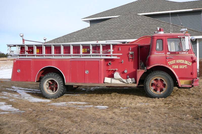 lot 1 image: 1965 International Fire Truck