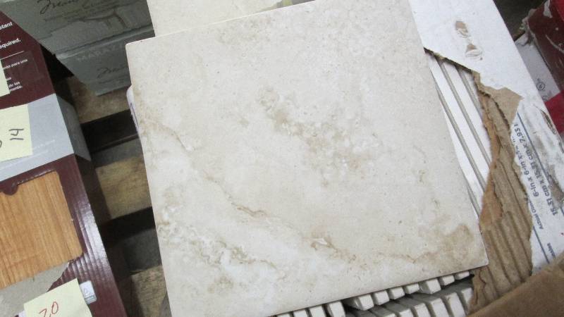 lot 17 image: 3 plus Cases Marazzi Rapalano 6x6 C...
