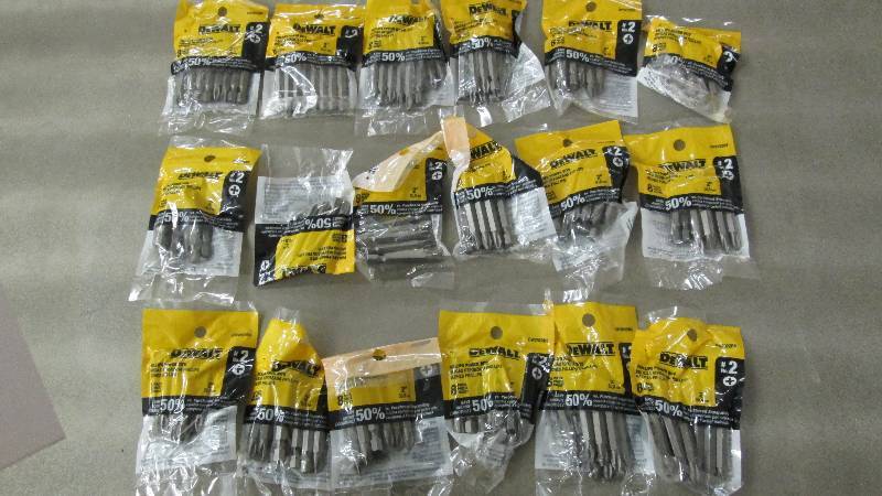 lot 40 image: 18 pks (144)DeWalt DW2022B8 #2 Phil...
