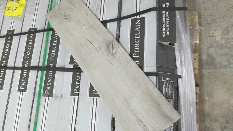 lot 61 image: 10 Cases MS International Vogue Fog...