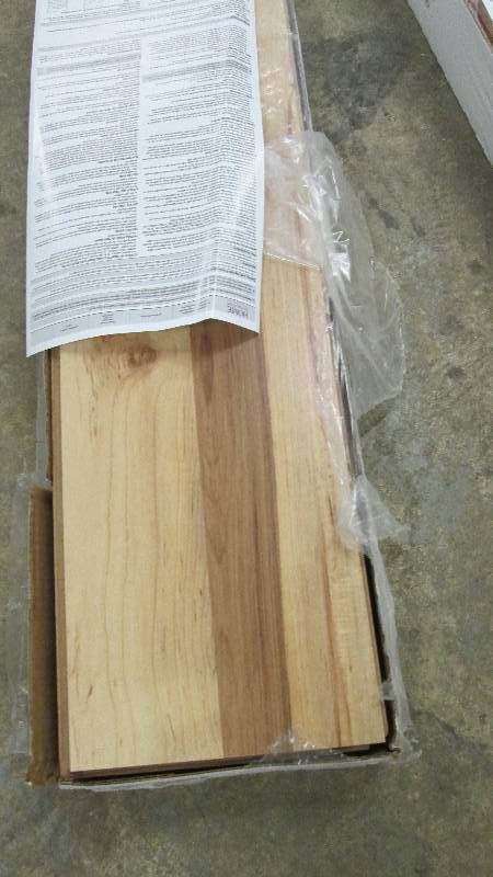 lot 68 image: 4 Cases Home Decorators Collection ...