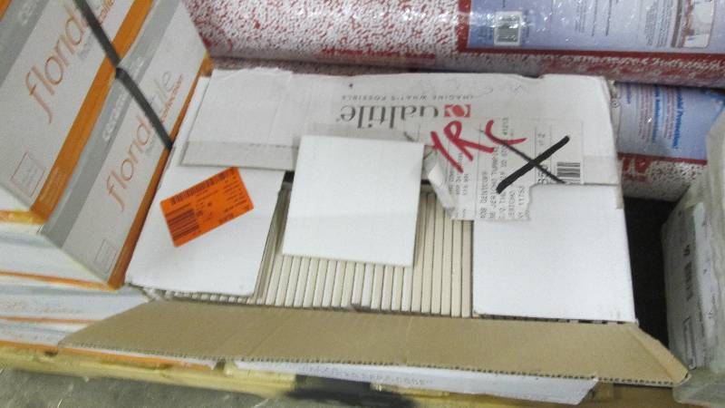 lot 79 image: 2 Cases Daltile Finesse Bright Whit...