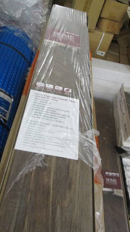 lot 97 image: 10 Cases Home Decorators Collection...