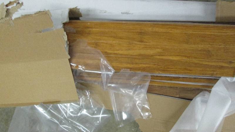 lot 98 image: 3 Cases Home Decorators Collection ...