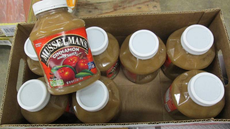 lot 121 image: Case of 8 - 48 oz  Jars Musselmans...