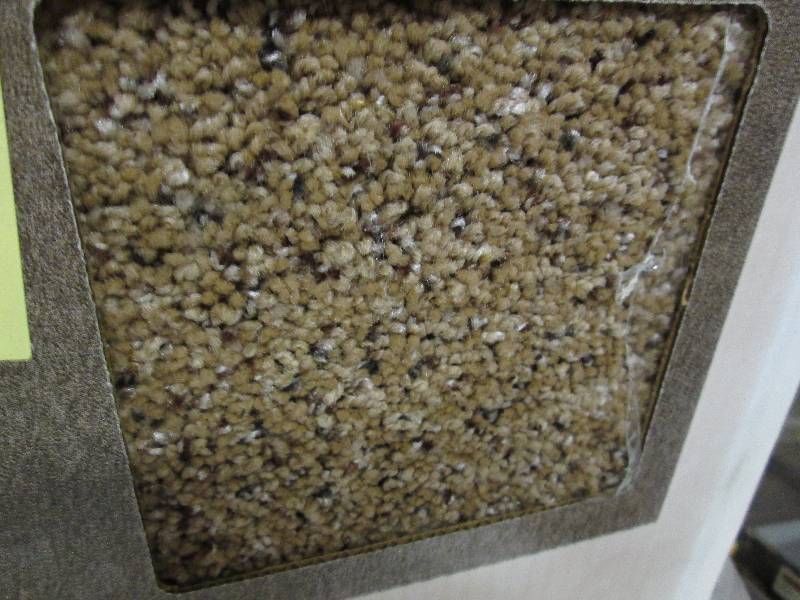 lot 194 image: Lot of 3 Cases Simply Seamless Tran...