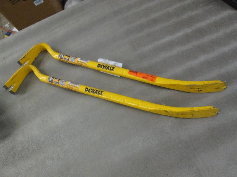 lot 241 image: Lot of 2 Dewalt 24 in. Wrecking Bar...