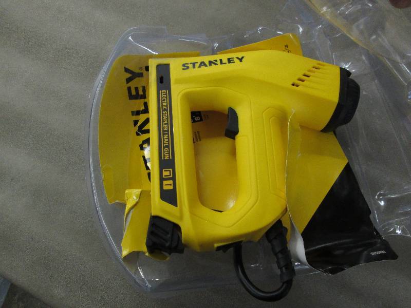lot 250 image: Stanley  2-in-1 Electric Stapler an...