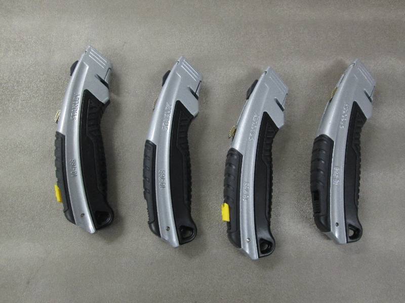 lot 283 image: 4 Stanley Utility Knives- need blad...