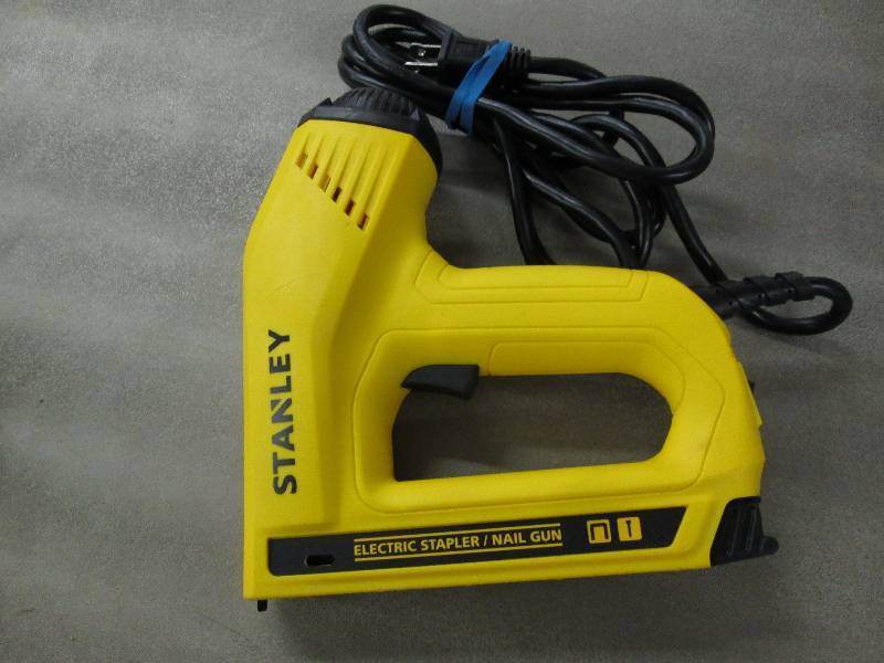 lot 315 image: Stanley 2-in-1 Electric Stapler and...