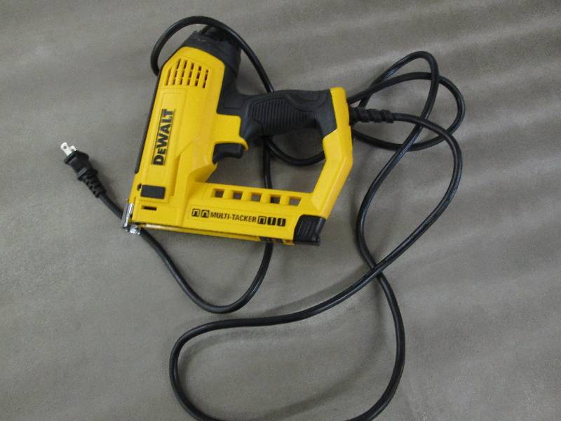 lot 328 image: Dewalt 5 in 1 Multi-Tacker Stapler ...