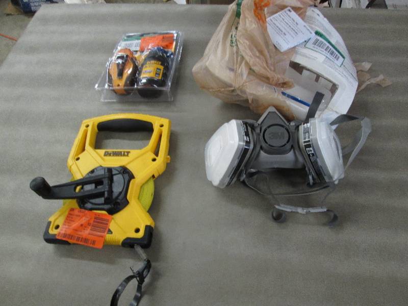 lot 329 image: 3M open box Paint Respirator, 100 f...