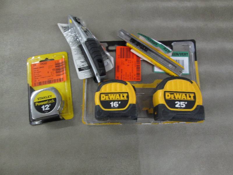 lot 344 image: Tape Measures( 25 ft broken) Utilit...