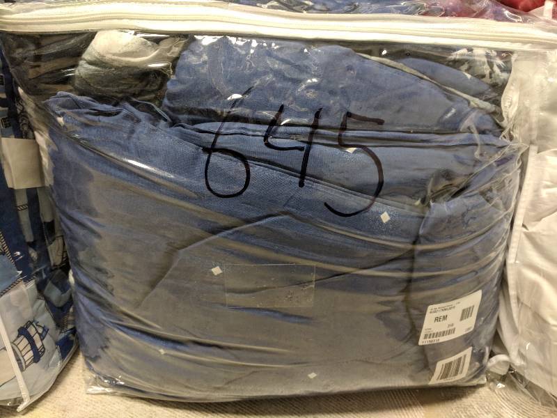 alcove Midnight Wolves 8-Pc. Bed Set - Queen