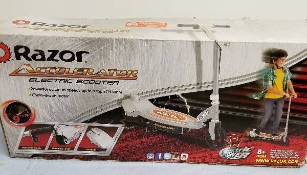 lot 11 image: RAZOR ELECTRIC SCOOTER