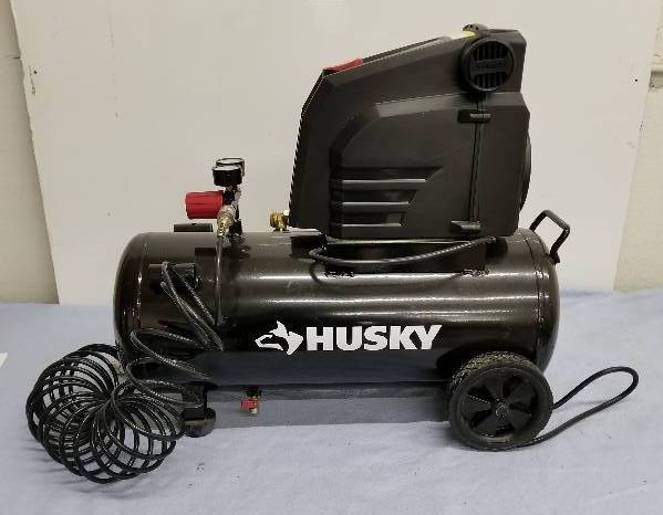 lot 13 image: HUSKY AIR COMPRESSOR