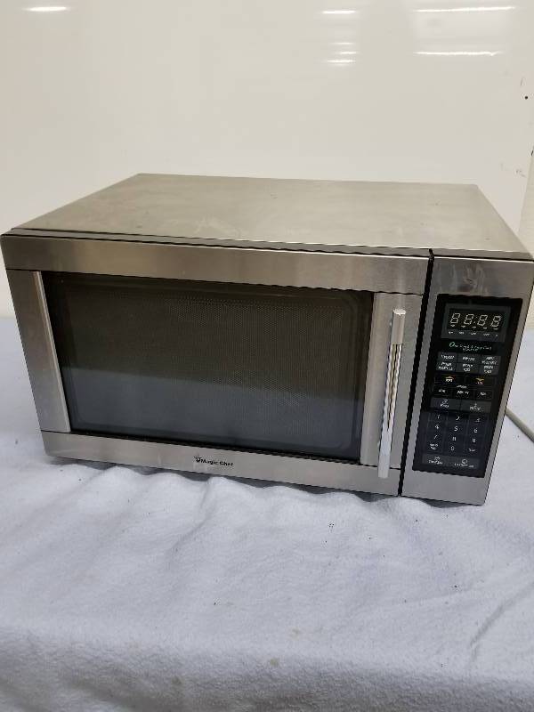 lot 19 image: MICROWAVE OVEN