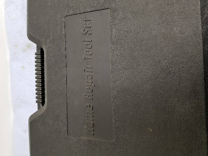 lot 26 image: HOME REPAIR TOOL SET